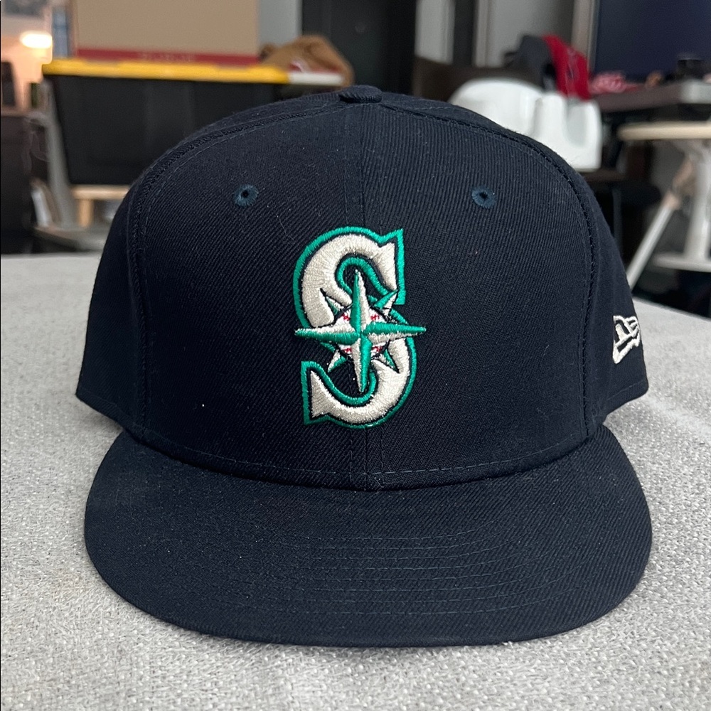 New Era Seattle Mariners SnapBack Navy Blue Hat with Green and White Logo